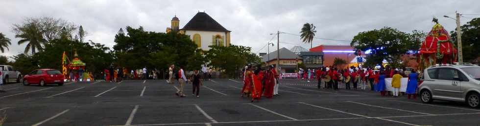 6 novembre 2016 - St-Pierre - Préparatifs de défilé du Dipavali