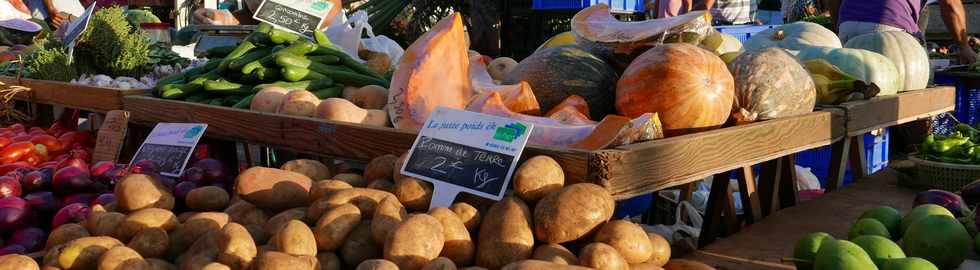 14 janvier 2017 - St-Pierre - Marché forain - Pommes de terre, citrouilles , etc