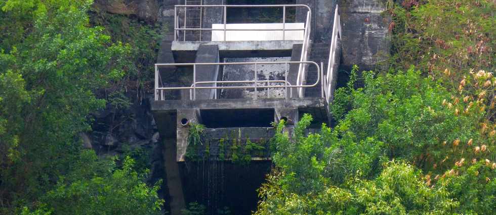 27 janvier 2017 - Route de l'Entre-Deux - Chantier d'insertion JADES - Sentier touristique du pont du Bras de la Plaine - Usine hydrolectrique -