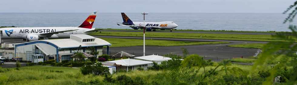 28 mars 2017 - Ste-Marie - Gillot -  Arrive du B747-400F d'Atlas Air