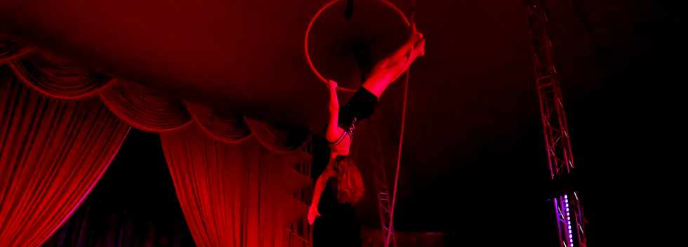 14 avril 2017 - St-Pierre - Cirque Achille Zavatta - Acrobaties au cerceau