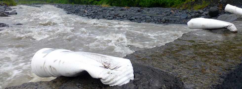 17 janvier 2018 - Bras de Cilaos - Radier du Ouaki submerg - Cyclone Ava