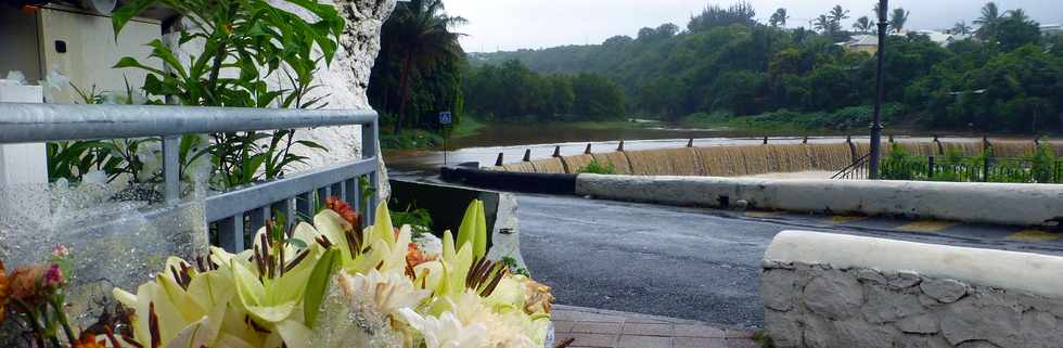 17 janvier 2018 - St-Pierre - Radier de la rivire d'Abord submerg - Tempte Berguitta