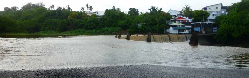 17 janvier 2018 - St-Pierre - Radier de la rivire d'Abord submerg - Tempte Berguitta