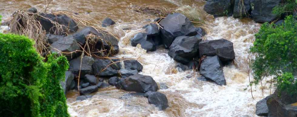 19 janvier 2018 - St-Pierre - Rivire d'Abord en crue - Tempte Berguitta