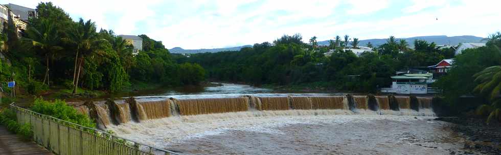 19 janvier 2018 - St-Pierre - Rivire d'Abord en crue - Tempte Berguitta