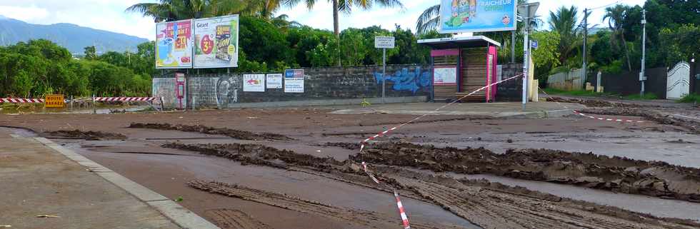 19 janvier 2018 - St-Pierre - Chemin de Bassin Plat - Radier submerg lors de la tempte Berguitta