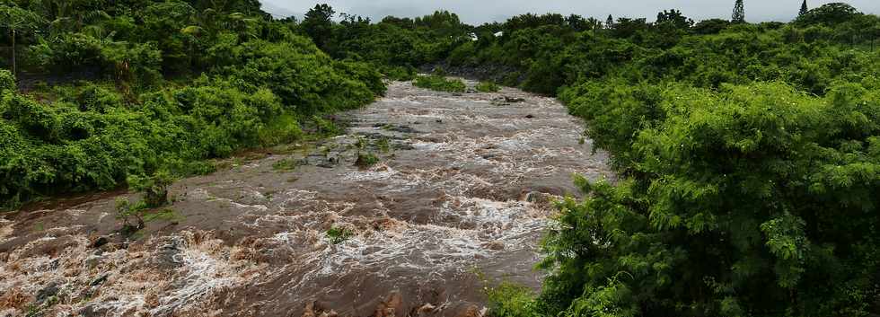 5 mars 2018 - 8h - Cyclone Dumazile - Ravine des Cabris en crue