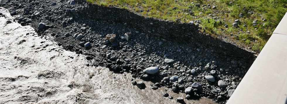 9 mars 2018 - Rivire St-Etienne - Crue Dumazile - Afouillement de berge de bras