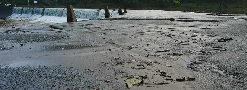 25 avril 2018 - St-Pierre - Radier de la rivire d'Abord en crue - Tempte Fakir