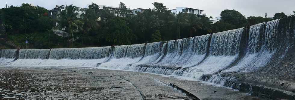 25 avril 2018 - St-Pierre - Radier de la rivire d'Abord en crue - Tempte Fakir