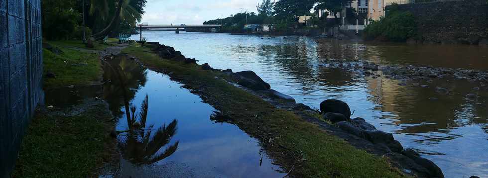 25 avril 2018 - St-Pierre - Radier de la rivière d'Abord en crue - Tempête Fakir