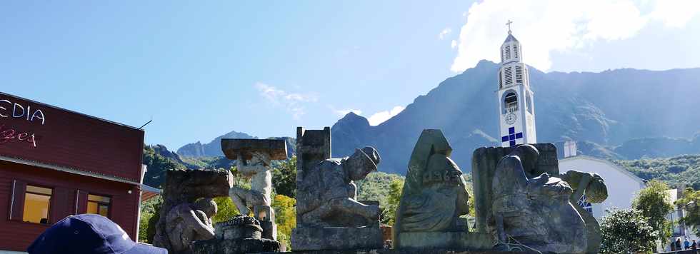 2 aot 2018 - Cirque de Cilaos - Sculptures Lettres Cilaos