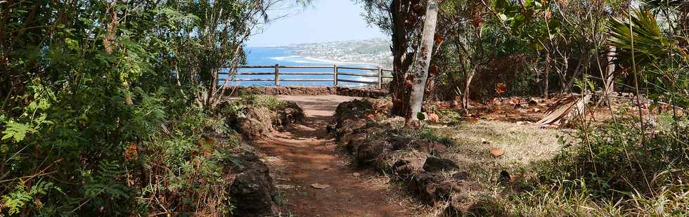 17 octobre 2018 - Petite-le - Vue sur la Grande Anse depuis le Piton-