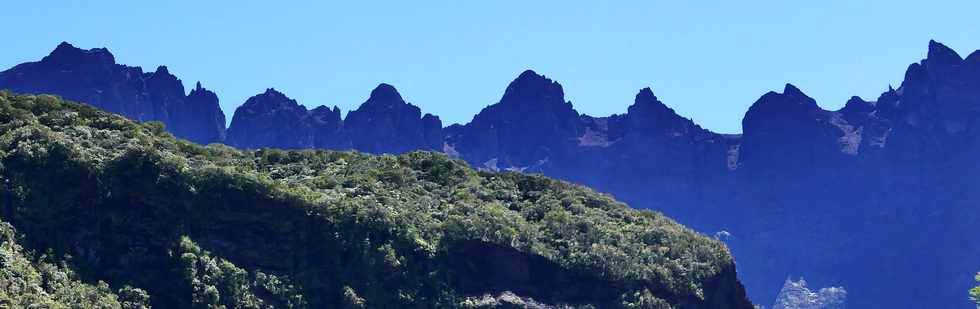 25 octobre 2018 - Cilaos - Sentier vers le col du Tabit - Ilet des Salazes - Cap Bouteille