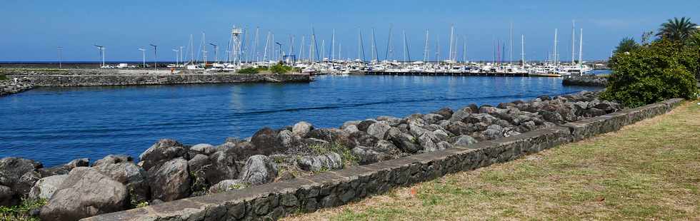 3 mars 2019 - St-Pierre - Front de mer -  Port