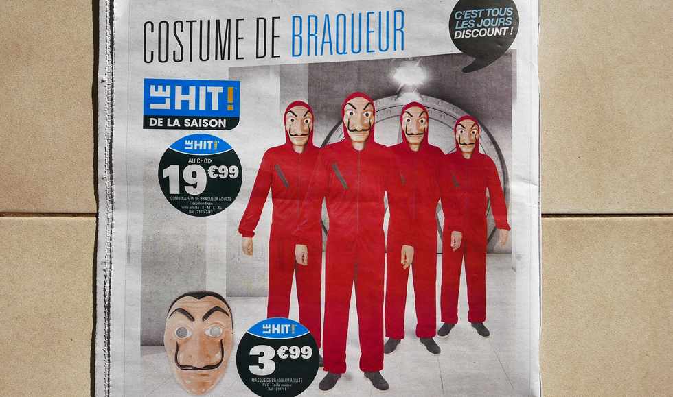 3 mars 2019 - St-Pierre - Pub costume de braqueur