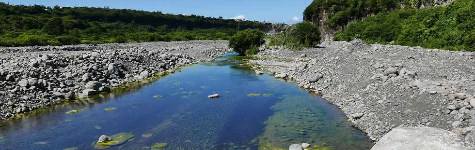 10 mars 2019 - St-Louis - Bras de Cilaos - Nouveau radier au Ouaki -