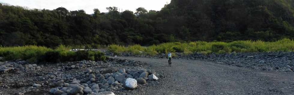 07 juillet 2019 - Bras de la Plaine - Piste vers le barrage de Dassy -  Cyclistes