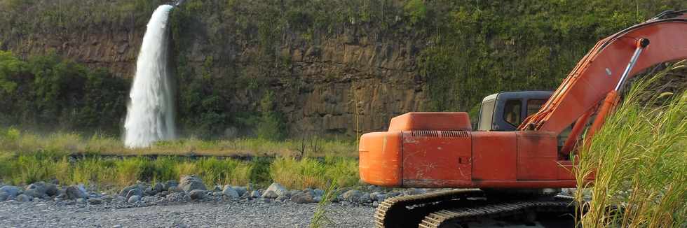 07 juillet 2019 - Bras de la Plaine - Piste vers le barrage de Dassy -  Cascade de l'usine