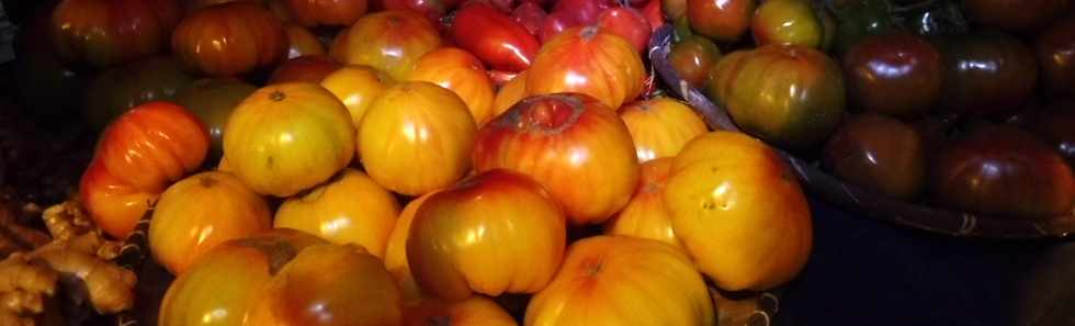 03 août 2019 - Marché forain de St-Pierre - Ile de la Réunion -   Tomates ananas de Jocelyn