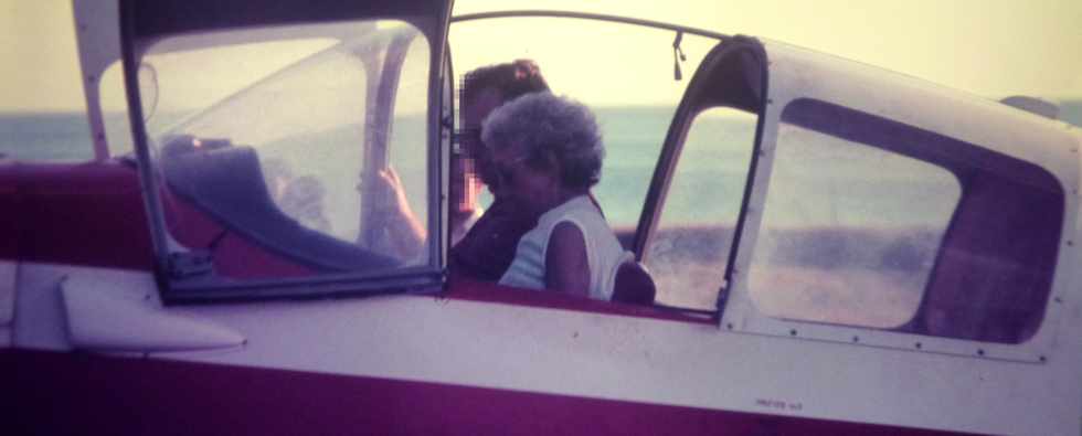 1973 - Pierrefonds - Adrienne Bolland en visite  l'aro-club du Sud