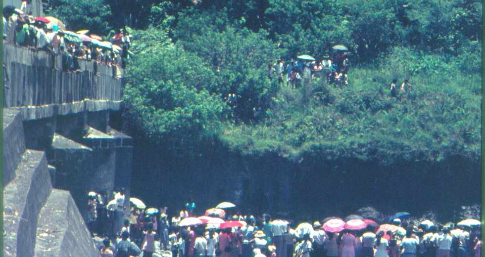 Vers 1970 - Crmonie tamoule  la rivire St-Etienne