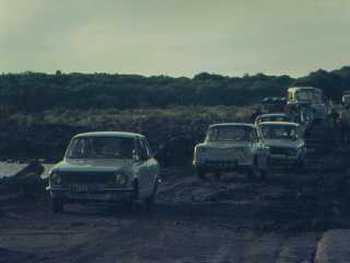 Rfection du radier de la rivire St-Etienne aprs un passage de cyclone en 1973