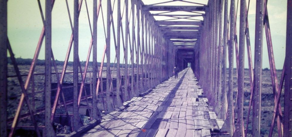 1970- Pont de chemin de fer sur la Rivi�re St-Etienne