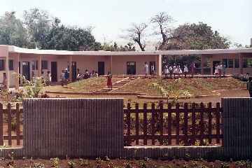 Ecole Benjamin-Moloïse (1985)