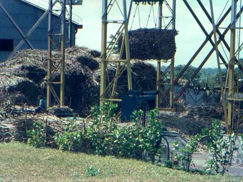 La Runion, dans les annes (19)70 - Usine sucrire Lonus Bnard du Gol