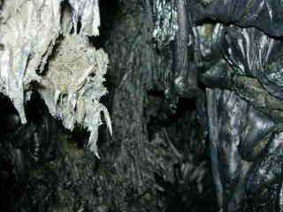 Stalactites de lave