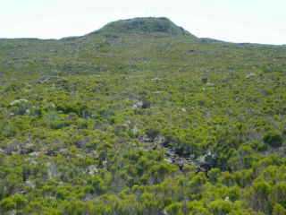 Piton de Bert, vu des Puys Ramond