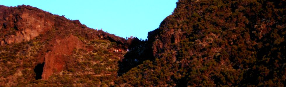 2 sep 2006- Pas de Bellecombe �clair� par le soleil levant