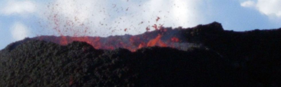 2 sept 2006 - PIton de la Fournaise - crat�re en �ruption