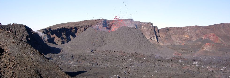 2 sept 2006 - Eruption dans le crat�re Dolomieu