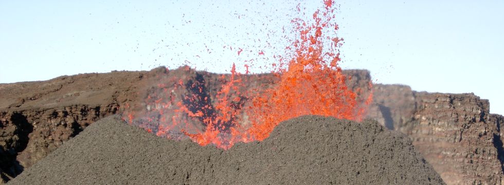 2 sept 2006 - Eruption dans le crat�re Dolomieu