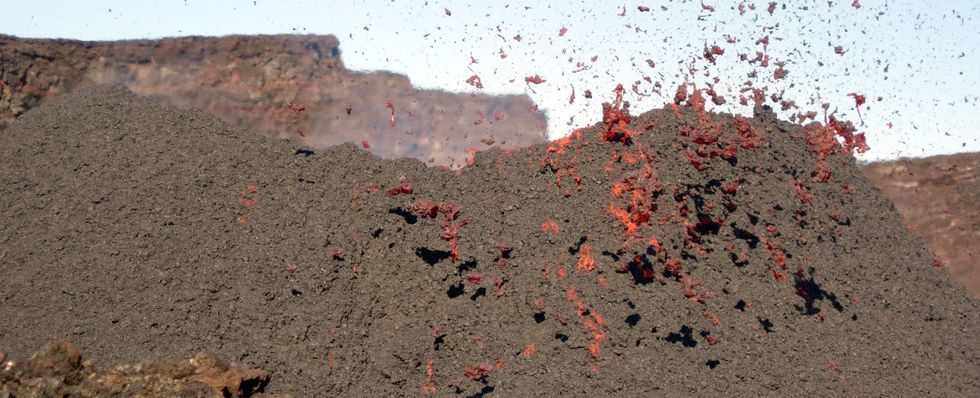 2 sept 2006 - Eruption dans le crat�re Dolomieu