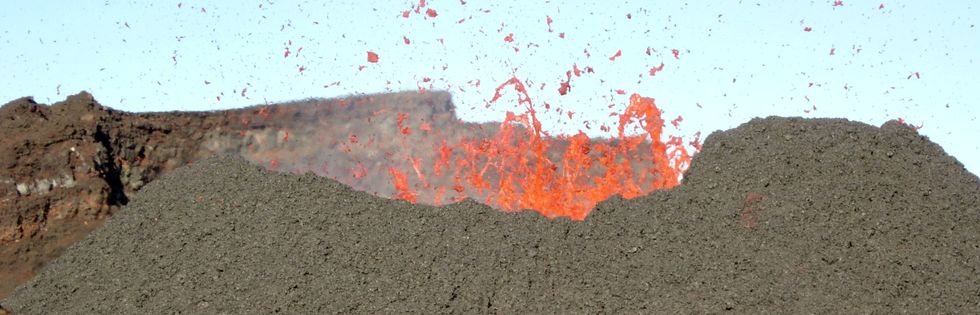 2 sept 2006 - Eruption dans le crat�re Dolomieu