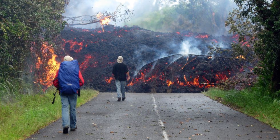 Eruption du 2 avril 2007 - route coup�e