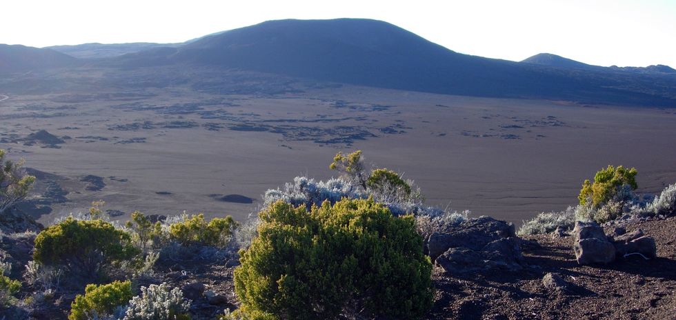 Plaine des Sables et Piton Chisny