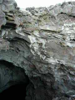 Entre de tunnel de lave effondr sur la route des laves