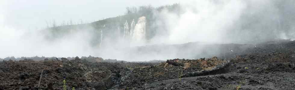 Rempart du Tremblet, cascades de la ravine Criais en crue