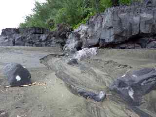 Plage du Tremblet, cascade de la ravine Pont Rouge