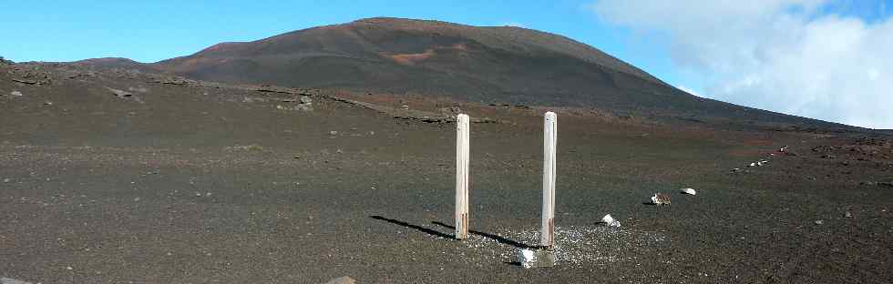 Plaine des Sables et Piton Chisny - Sentier vers Grand Galet