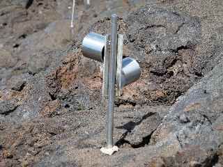 Installation de l'Observatoire volcanologique du Piton de la Fournaise