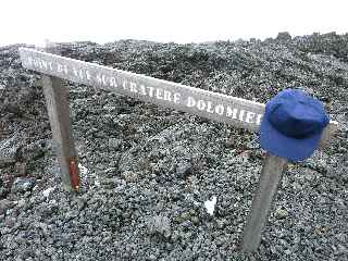 Casquette perdue sur le sentier du Dolomieu