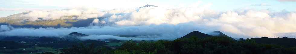 Piton des Neiges vu de la route du volcan