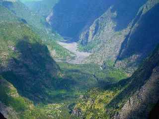 Le barrage de Mahavel depuis le Nez de Boeuf