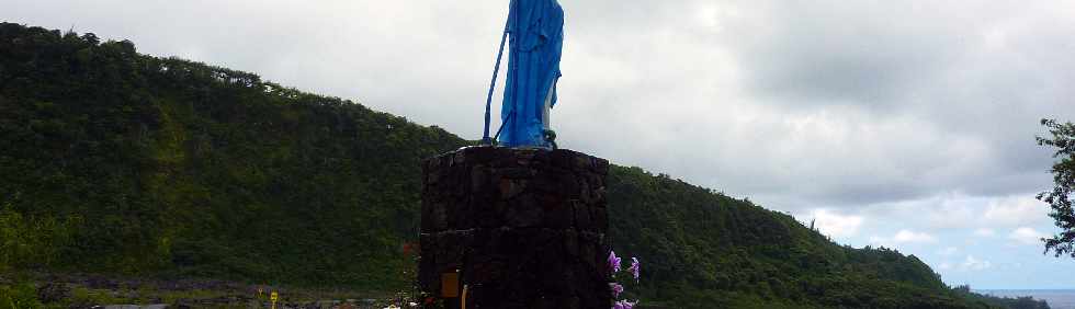 Grand Brl - Route des laves - Site de la Vierge au parasol